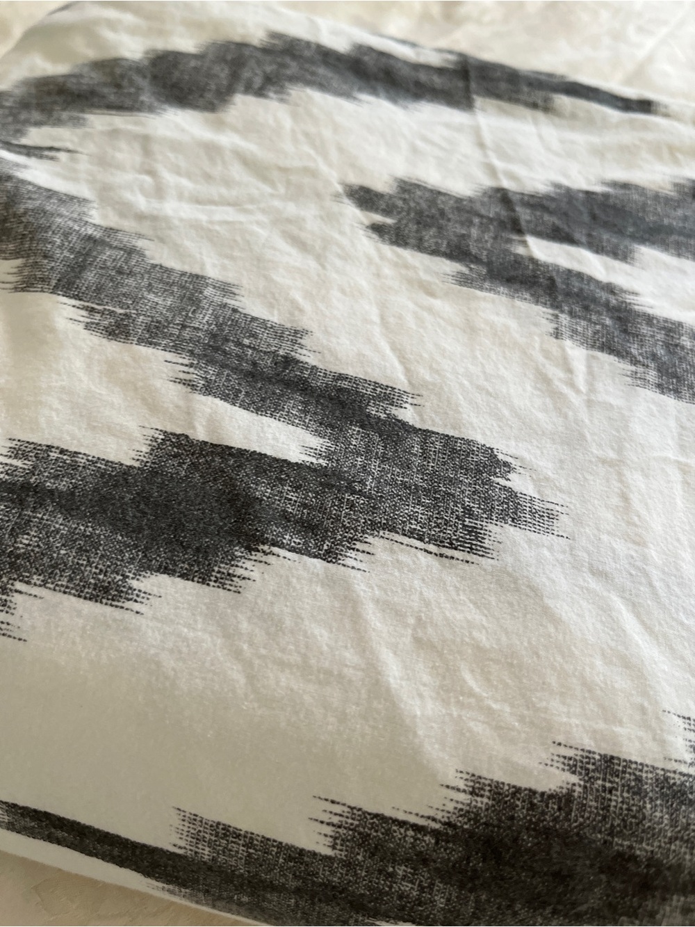 West Elm Queen Cotton Duvet Cover – Black & White Abstract Print
